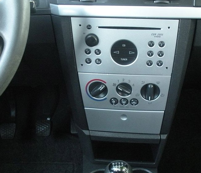 Autorádio OPEL MERIVA A 2003-2005 JVC KD-T702BT Bluetooth s instalační sadou
