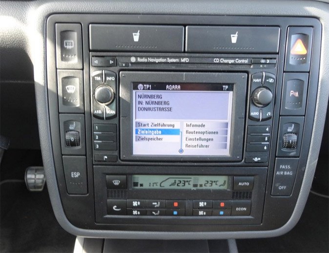 Autorádio VW Sharan 2003-2009 JVC KD-T922BT Bluetooth s instalační sadou