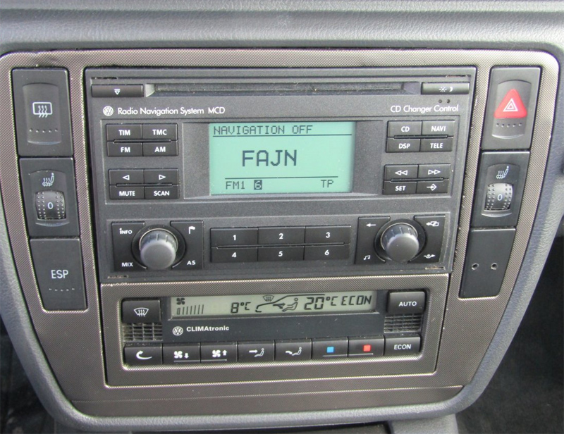 Autorádio VW Passat B5 B5.5 MCD JVC KD-X162 s instalační sadou
