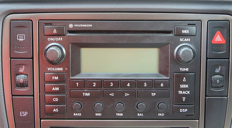 Autorádio VW Passat B5.5 Delta JVC KD-T702BT Bluetooth s instalační sadou