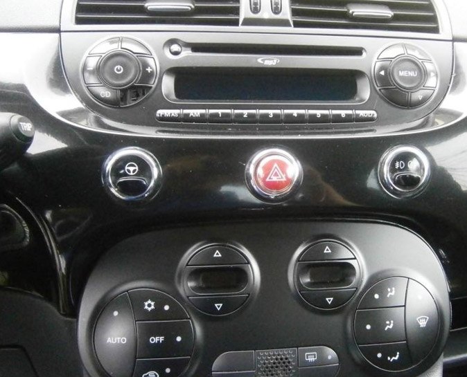 Autorádio FIAT 500 JVC KD-T922BT Bluetooth s instalační sadou