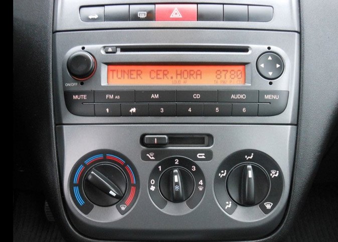 Autorádio FIAT Linea JVC KD-X162 s instalační sadou