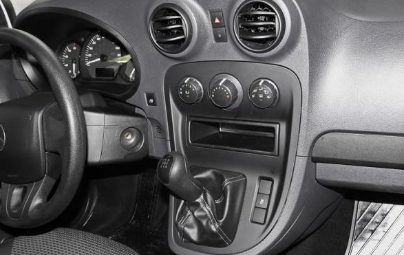 Autorádio Mercedes Citan JVC KD-T702BT Bluetooth s instalační sadou