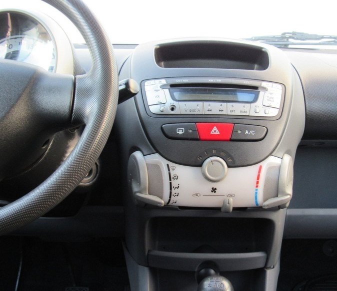 Autorádio PEUGEOT 107 JVC KD-T702BT Bluetooth s instalační sadou