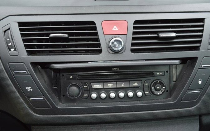 Autorádio CITROEN C4 Picasso JVC KD-X382BT Bluetooth s instalační sadou a ovládáním volantu