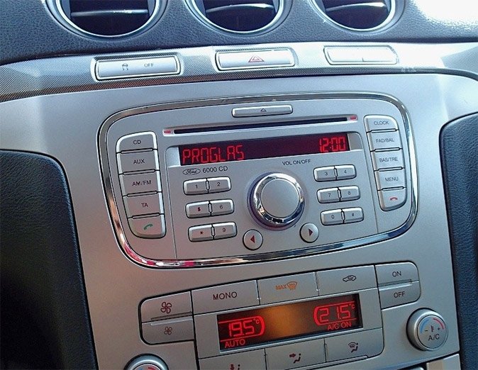 Autorádio FORD Galaxy II. 2007-2014 JVC KD-X382BT Bluetooth s instalační sadou