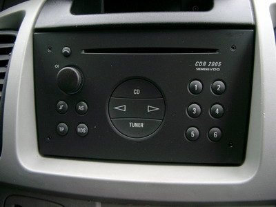 Autorádio OPEL Vivaro 2001-2006 JVC KD-X382BT Bluetooth s instalační sadou