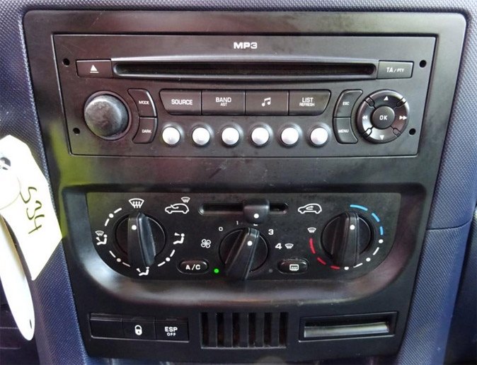 Autorádio PEUGEOT 1007 RD4 JVC KD-X382BT Bluetooth s instalační sadou