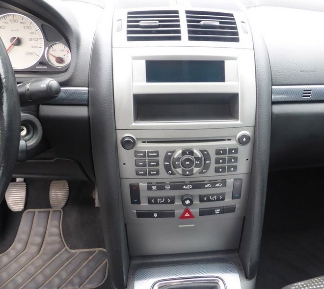 Autorádio PEUGEOT 407 JVC KD-X382BT Bluetooth s instalační sadou a ovládáním volantu