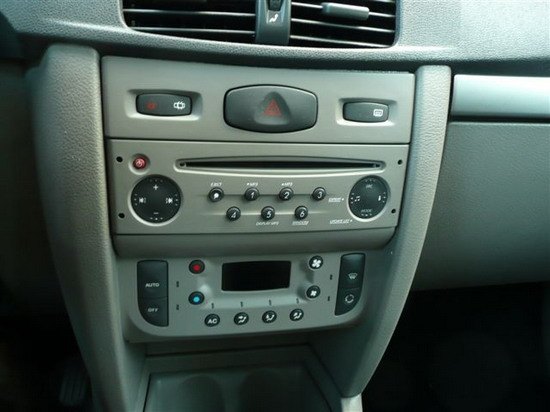 Autorádio RENAULT Thalia JVC KD-X382BT Bluetooth s instalační sadou