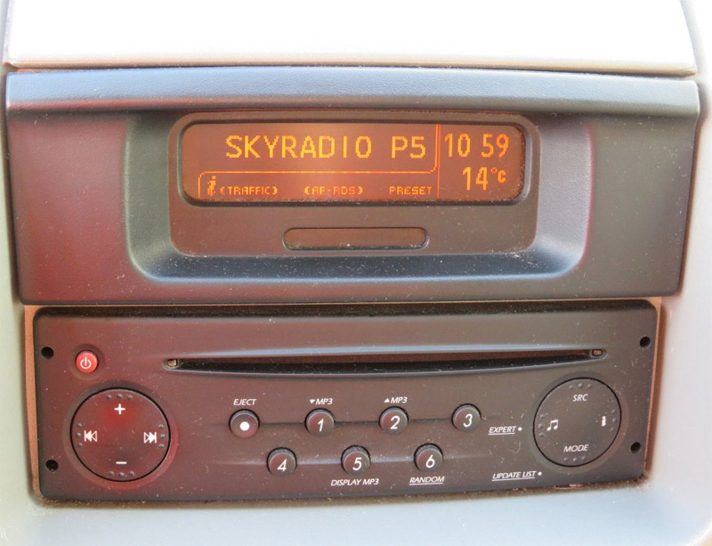 Autorádio RENAULT Trafic 2007-2014 JVC KD-X382BT Bluetooth s instalační sadou