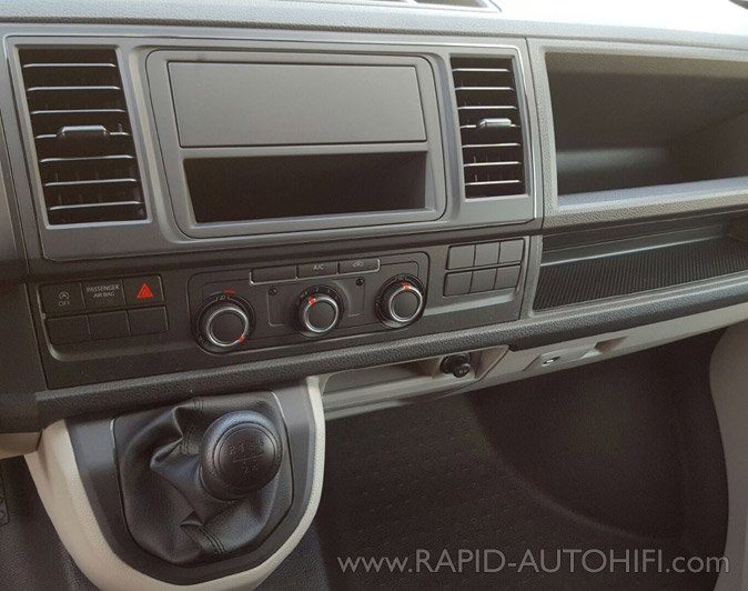 Autorádio VW Transporter T6 příprava JVC KD-X382BT Bluetooth s instalační sadou