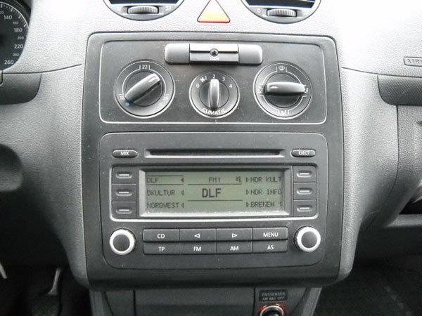 Autorádio VW Caddy JVC KD-X282BT Bluetooth s instalační sadou