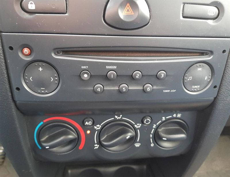 Autorádio RENAULT Clio 1998-2005 JVC KD-X282BT Bluetooth s instalační sadou