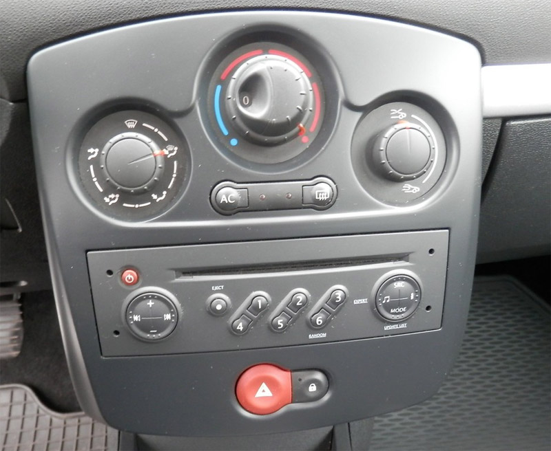 Autorádio RENAULT Clio 2005-2009 JVC KD-X282BT Bluetooth s instalační sadou