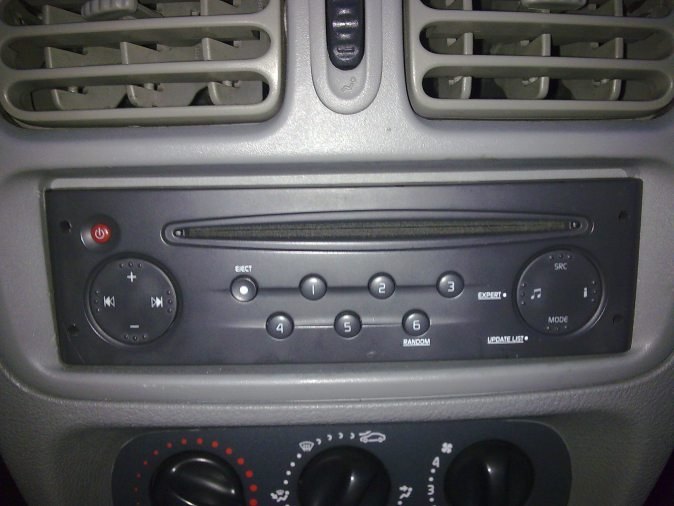 Autorádio RENAULT Thalia JVC KD-X282BT Bluetooth s instalační sadou