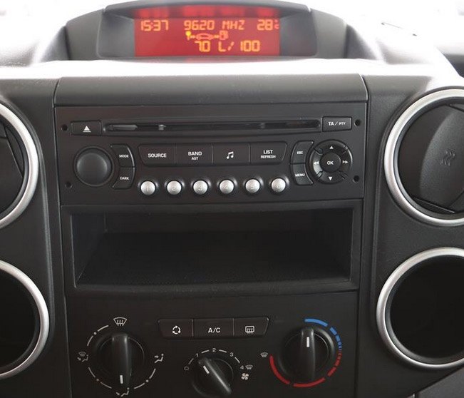 Autorádio PEUGEOT Partner 2008-2018 JVC KD-X282BT Bluetooth s instalační sadou