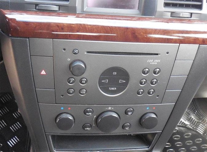 Autorádio OPEL Vectra C 2002-2004 JVC KD-X282BT Bluetooth s instalační sadou
