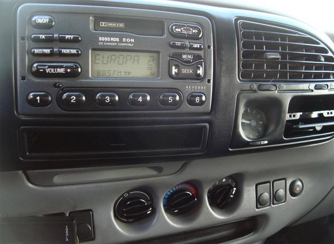 Autorádio FORD Transit 1994-2005 JVC KD-X282BT Bluetooth s instalační sadou