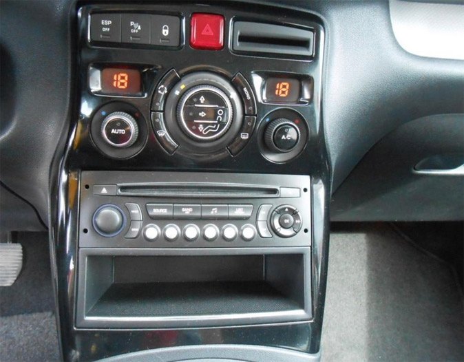 Autorádio CITROEN C3 Picasso JVC KD-X282BT Bluetooth s instalační sadou