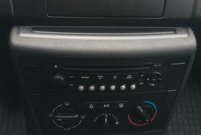 Autorádio CITROEN C4 2004-2010 JVC KD-X282BT Bluetooth s instalační sadou a ovládáním volantu