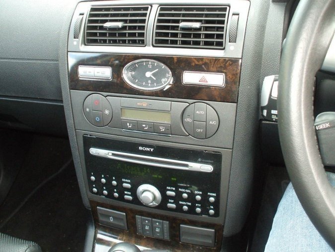 Rámeček autorádia FORD Mondeo 2002-2007 2DIN SADA s konektory