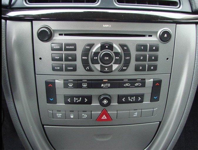 Autorádio CITROEN C5 2005-2007 JVC KD-T922BT Bluetooth s instalační sadou a ovládáním volantu