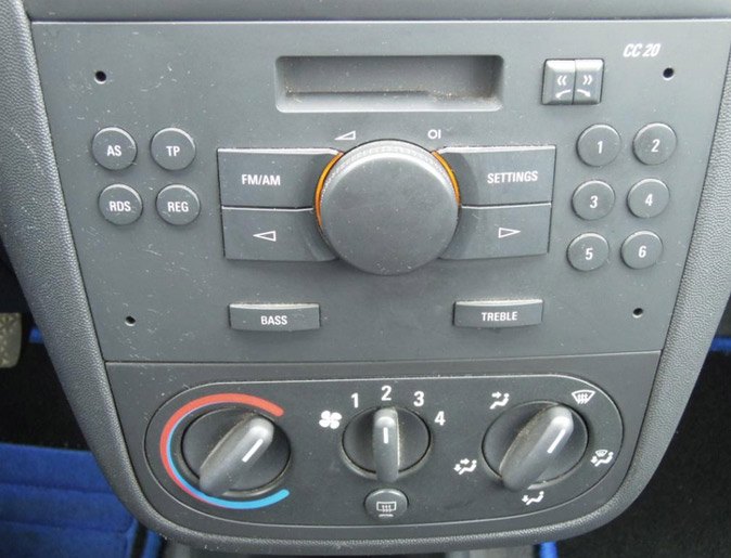 Autorádio OPEL CORSA C 2004-2006 JVC KD-T702BT Bluetooth s instalační sadou