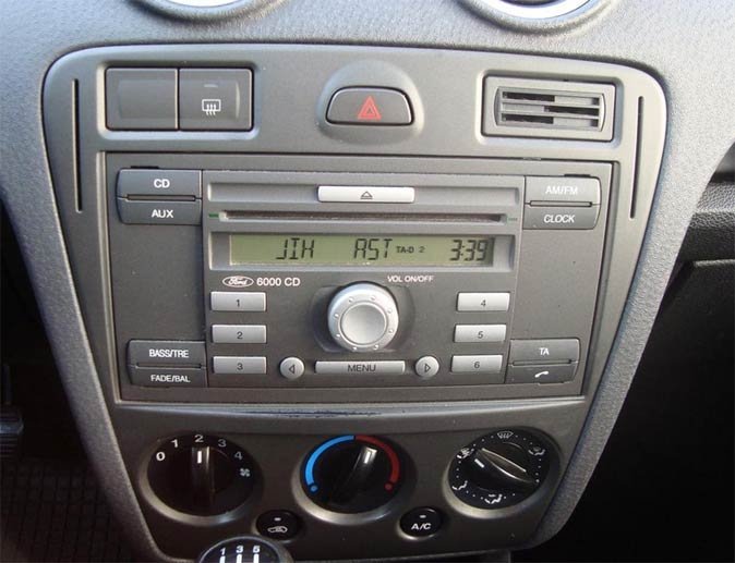 Autorádio FORD Fusion JVC KD-T702BT Bluetooth s instalační sadou