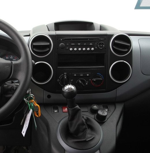 Autorádio PEUGEOT Partner 2008-2018 JVC KD-X162 s instalační sadou