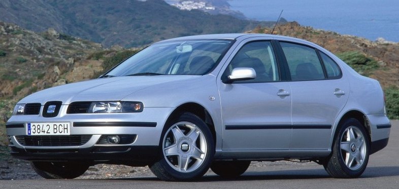 Autorádio SEAT Leon Toledo JVC KD-X162 s instalační sadou