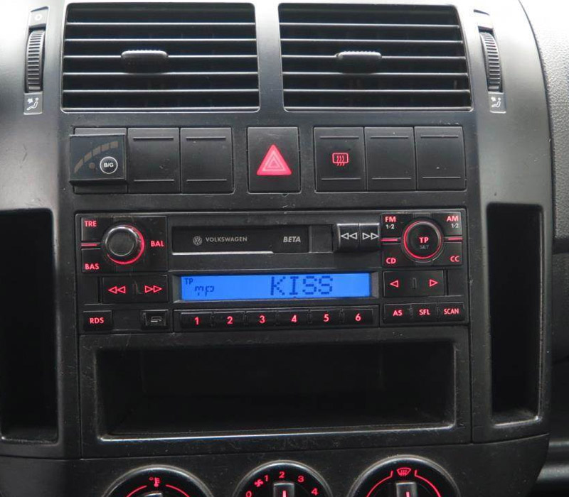 Autorádio VW Polo 2002-2005 JVC KD-T922BT Bluetooth s instalační sadou