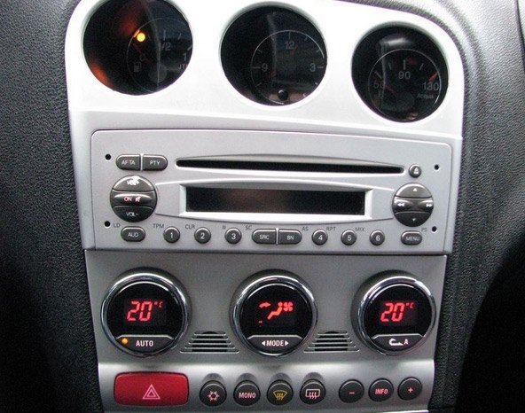 Vidličky pro autorádio ALFA ROMEO 147 156 FIAT Punto Scudo Multipla
