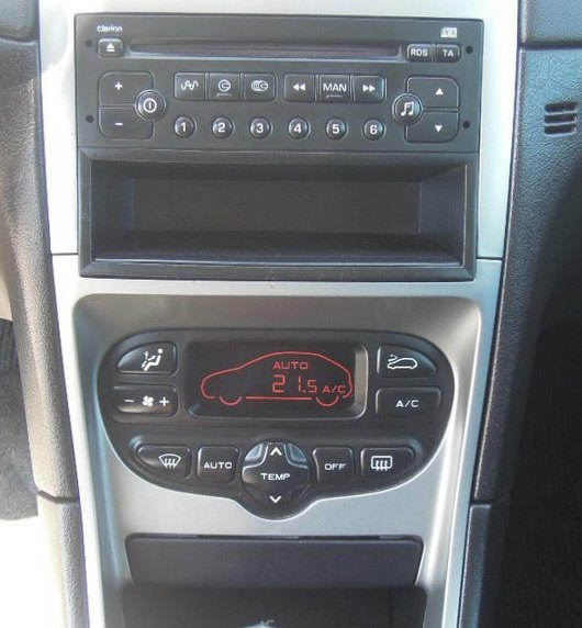 Autorádio PEUGEOT 307 2002-2005 JVC KD-X162 s instalační sadou