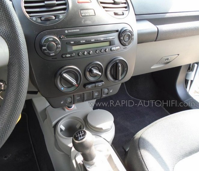 Autorádio VW New Beetle JVC KD-X162 s instalační sadou