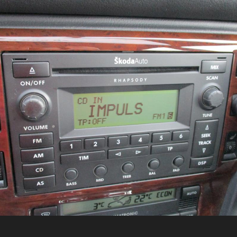 Autorádio ŠKODA Superb I. Rhapsody SatCompass JVC KD-T922BT Bluetooth s instalační sadou