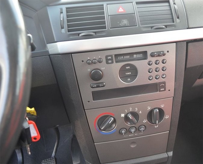 Autorádio OPEL MERIVA A 2003-2005 JVC KD-X162 s instalační sadou