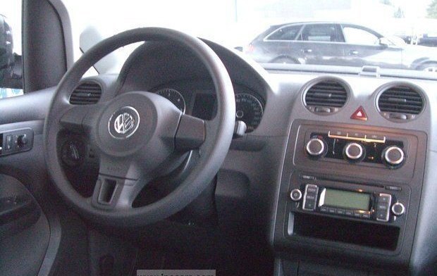 Autorádio VW Caddy JVC KD-T922BT Bluetooth s instalační sadou