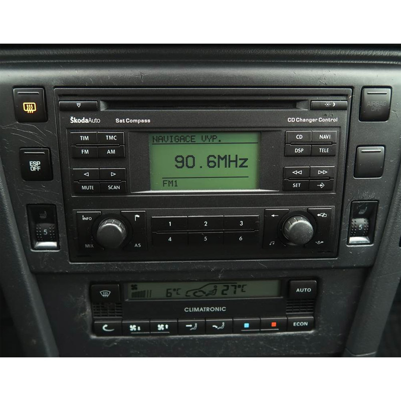 Autorádio ŠKODA Superb I. Rhapsody SatCompass JVC KD-T702BT Bluetooth s instalační sadou