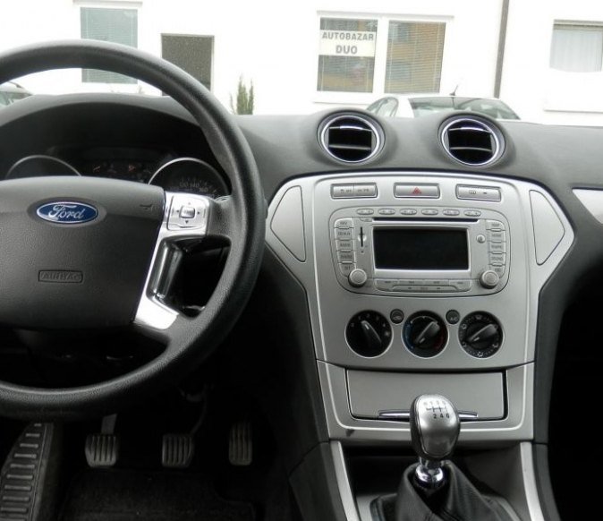 Rámeček autorádia FORD Mondeo 2007-2014 Sada s konektory