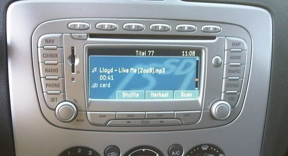 Autorádio FORD Focus 2007-2010 JVC KD-X162 s instalační sadou